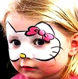Niña pintacara Hello Kitty