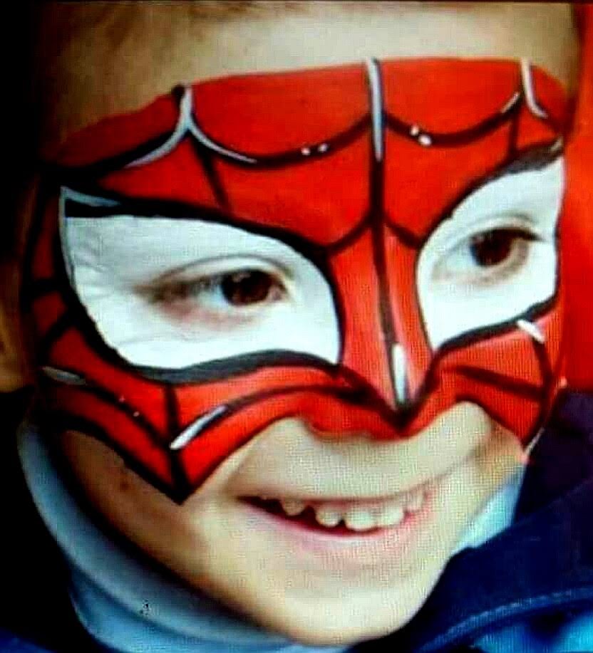 Niño pintacara Spiderman